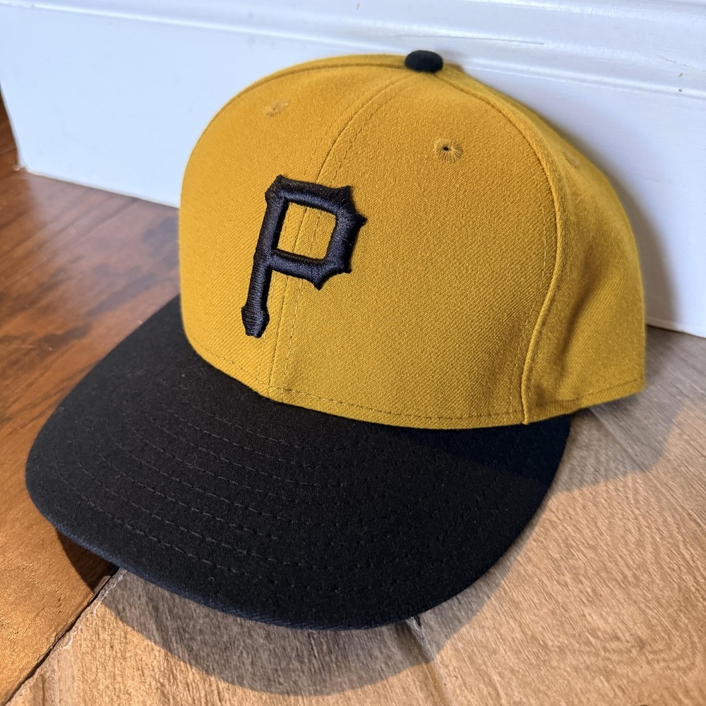 Pittsburgh Pirates Hat Cap Fitted Mens 7 1/8 Gold Black MLB Baseball New Era USA